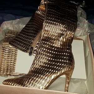 BRAND NEW/Over the knee (7) Rose Gold Boots